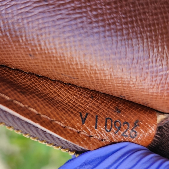 Authentic Louis Vuitton Babylone tote bag - Picture 16 of 17